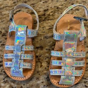 Freshly picked sandals size 6T